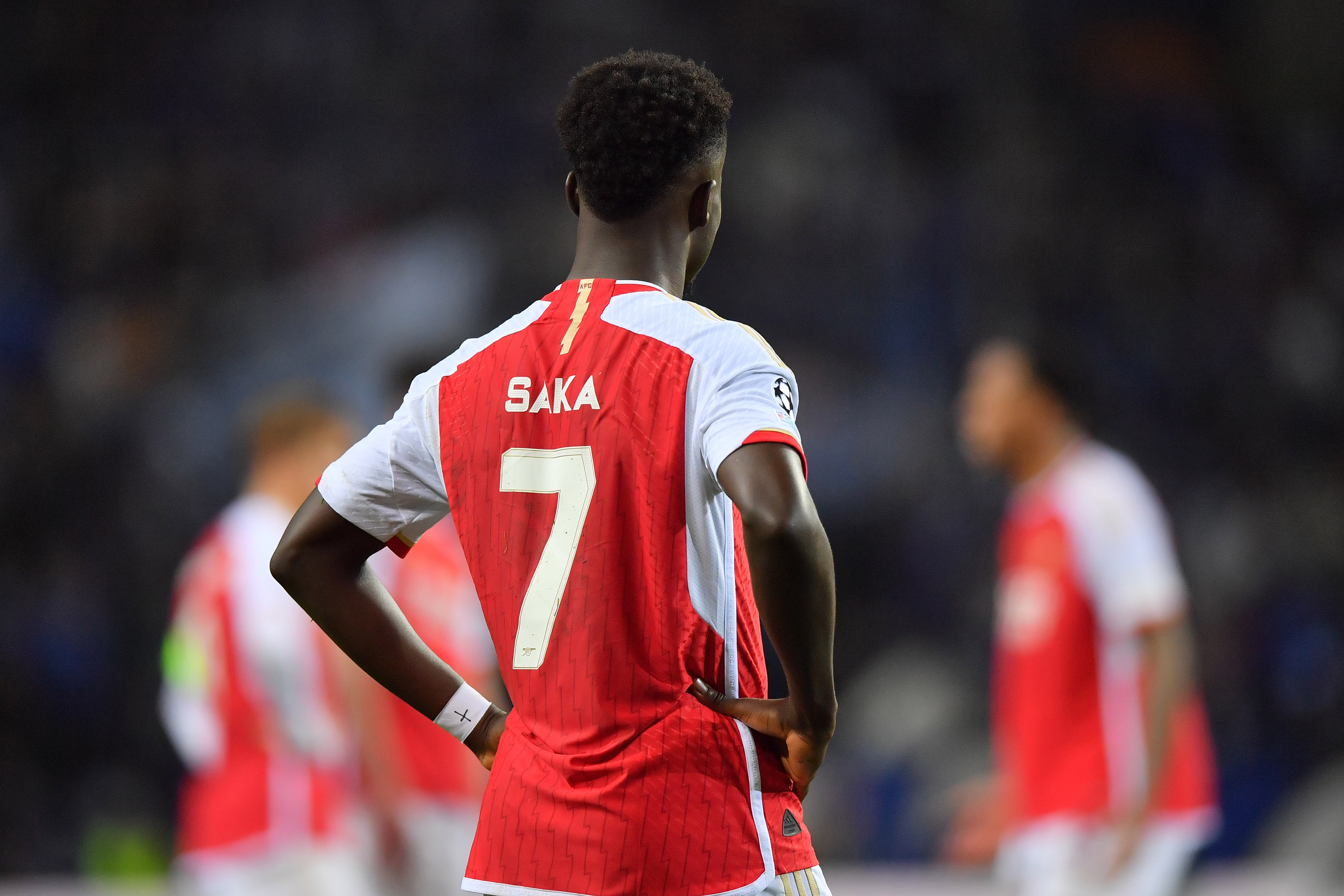 保罗-帕克：马杜埃凯比萨卡更出色，不知道萨卡有什么可吹的